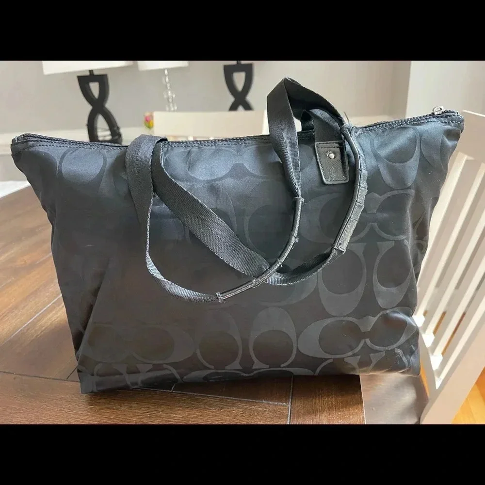 Coach logo tote bag